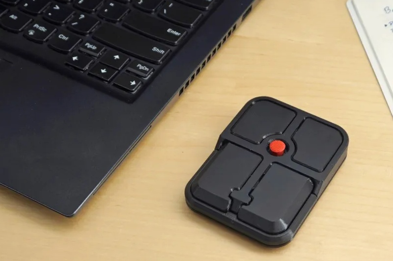 Ploopy convirtió el icónico TrackPoint de ThinkPad en un ratón portátil, “separándolo” del portátil.