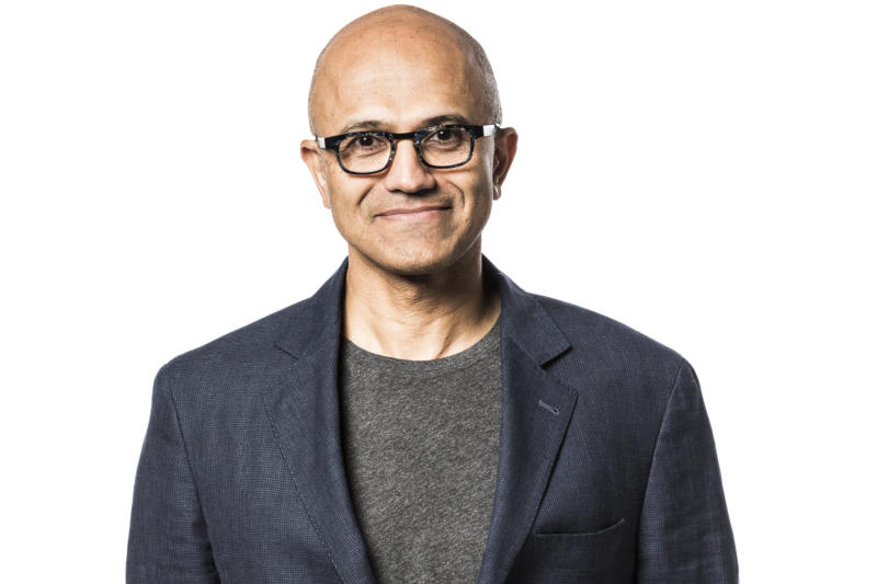 Satya Nadella de Microsoft introdujo el “código rojo” para Copilot