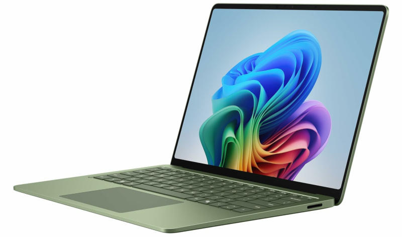 Microsoft Surface Laptop 8 con procesadores Snapdragon X2: detalles y opciones de color publicados después de la filtración.