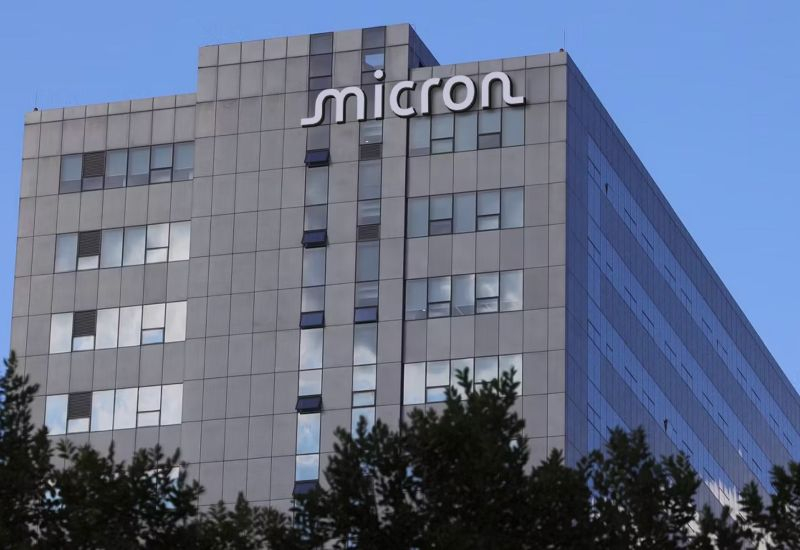Desde mediados del mes, el precio de las acciones de Micron cayó aproximadamente un 30 %.