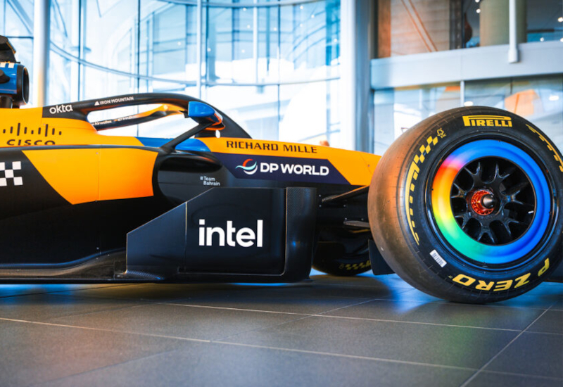 Intel se posiciona como el socio de cómputo de McLaren, desafiando a AMD en las pistas de Fórmula 1