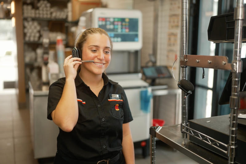 Burger King utilizará inteligencia artificial para verificar si el personal pronuncia “por favor” y “gracias”.
