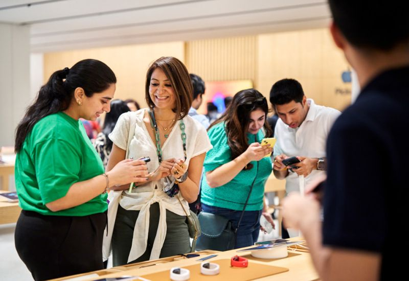 Apple aumentó la entrega de iPhones en el mercado de smartphones en declive, ocupando posiciones líderes