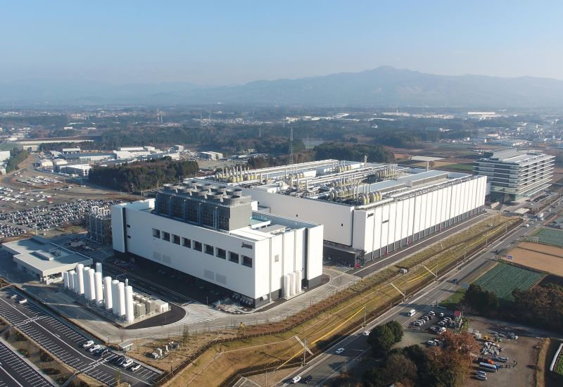 Japón invita a SK Hynix y Samsung a construir fábricas de producción de memoria, ofreciendo grandes subsidios, pero hasta ahora sin resultados.