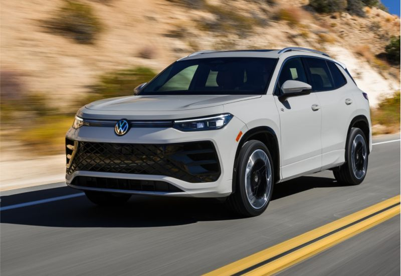 Volkswagen retira alrededor de 100 000 vehículos eléctricos por un problema con los módulos de batería.