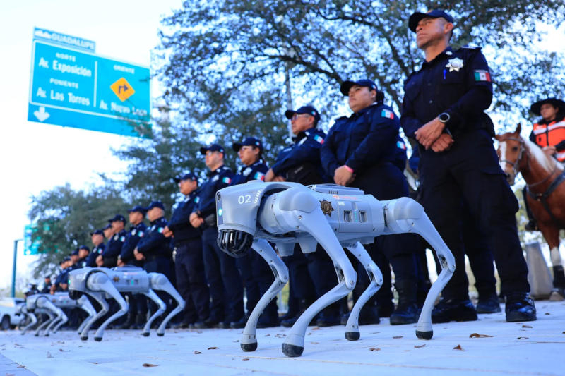 Los robots patrullarán el estadio mexicano durante la Copa Mundial de Fútbol