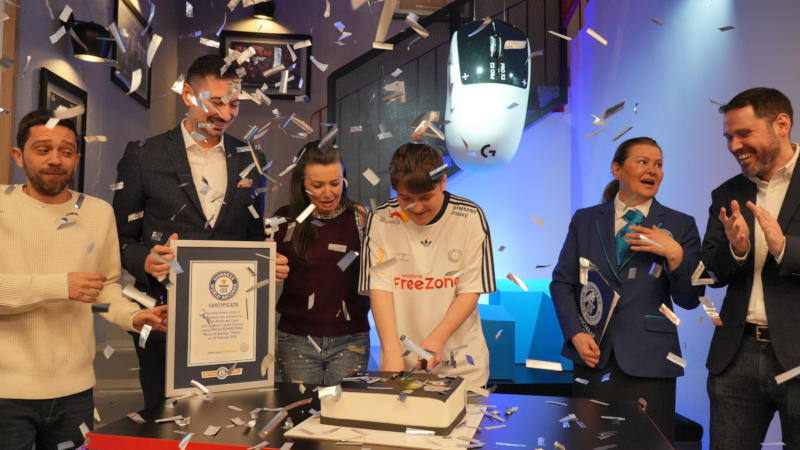 El Logitech G Pro X2 Superstrike rompió el récord mundial Guinness de número de clics, pero en algunos juegos lo llamaron un tramposo.