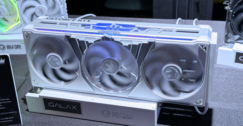 Galax presentó el concepto GeForce RTX 6090 Hall of Fame con cuatro ventiladores y cristales Swarovski