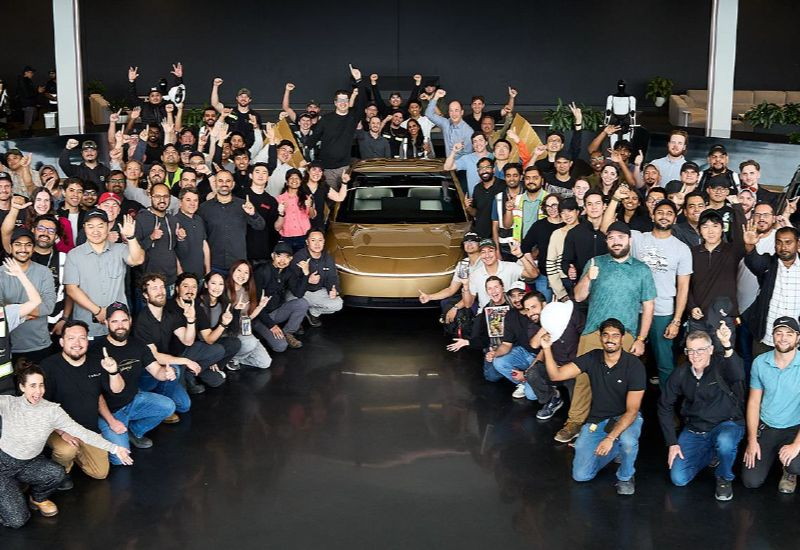 Elon Musk ha anunciado nuevamente el inicio de la producción del taxi autónomo Tesla Cybercab.