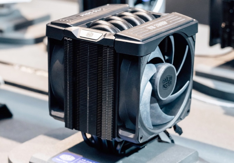 Cooler Master lanzó un nuevo enfriador de CPU V8 Ace 3DHP, que promete una “transferencia térmica ultraeficiente”