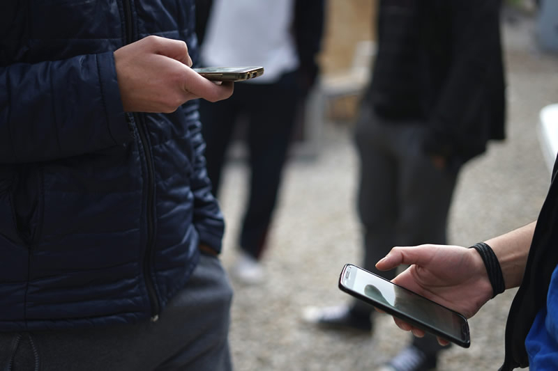 La mayoría de los jóvenes australianos siguen utilizando las redes sociales, a pesar de las restricciones